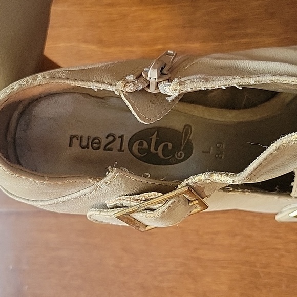 Women's Peep Toe Pump Heels - Picture 4 of 4